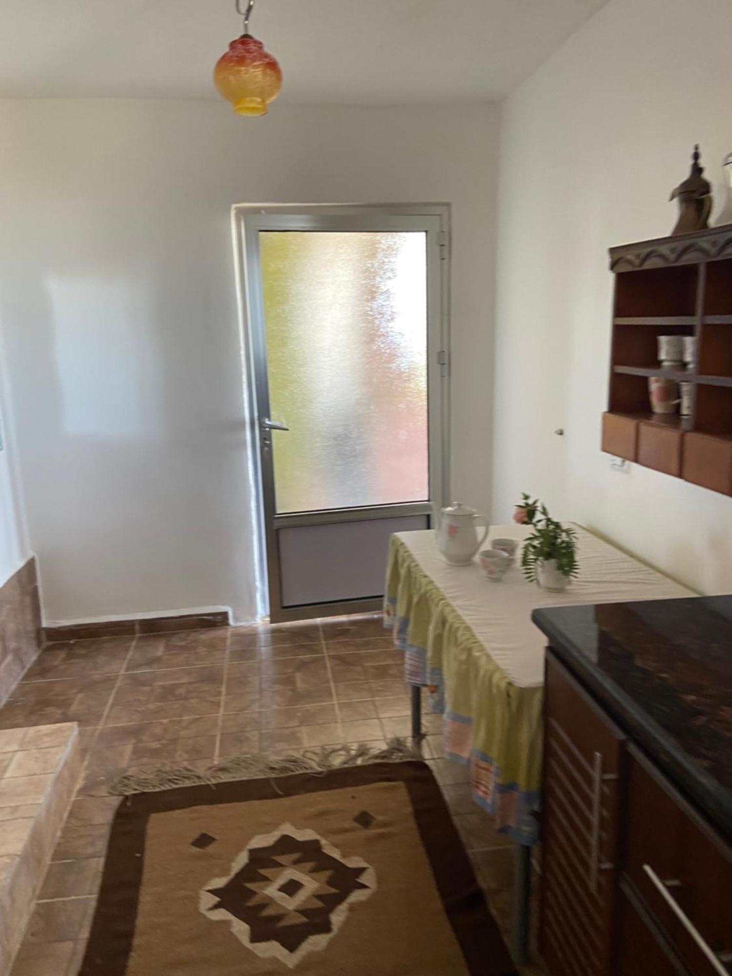 Simple Home Мадаба Экстерьер фото